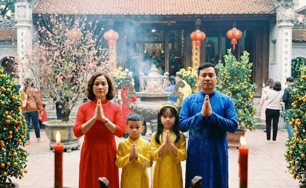 Những điều cần tránh về trang phục khi đi chùa