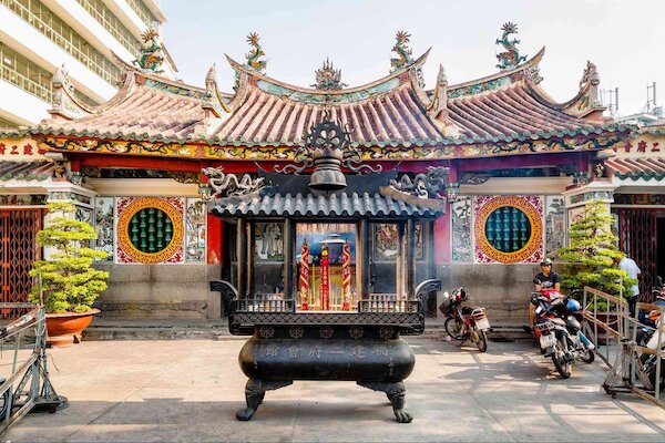 Văn khấn đi chùa ngắn gọn